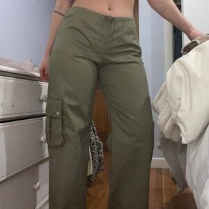 Green cargo pant low rise